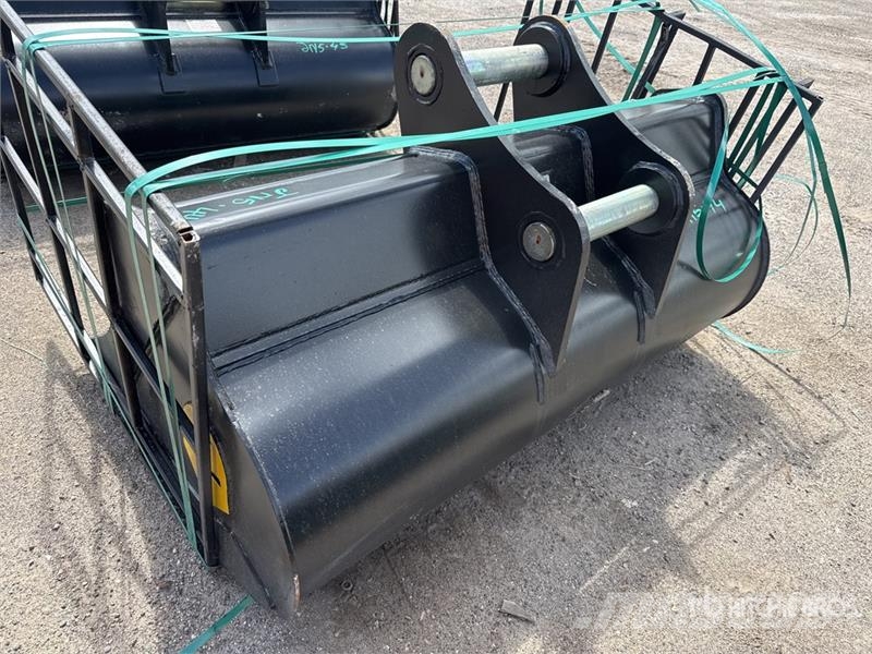 Trojan 72 in Cleanup Excavator Bucket - Fits 80mm Cat 320 Kovalar