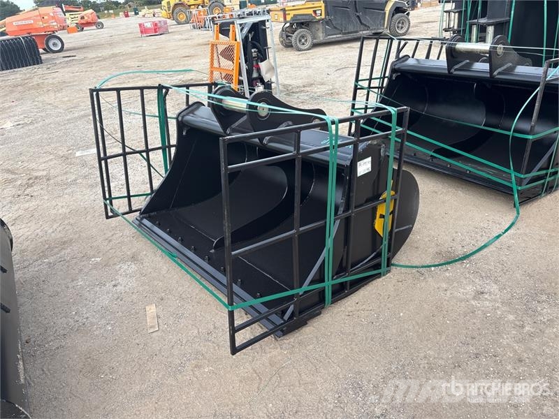Trojan 72 in Cleanup Excavator Bucket - Fits 80mm Cat 320 Kauhat
