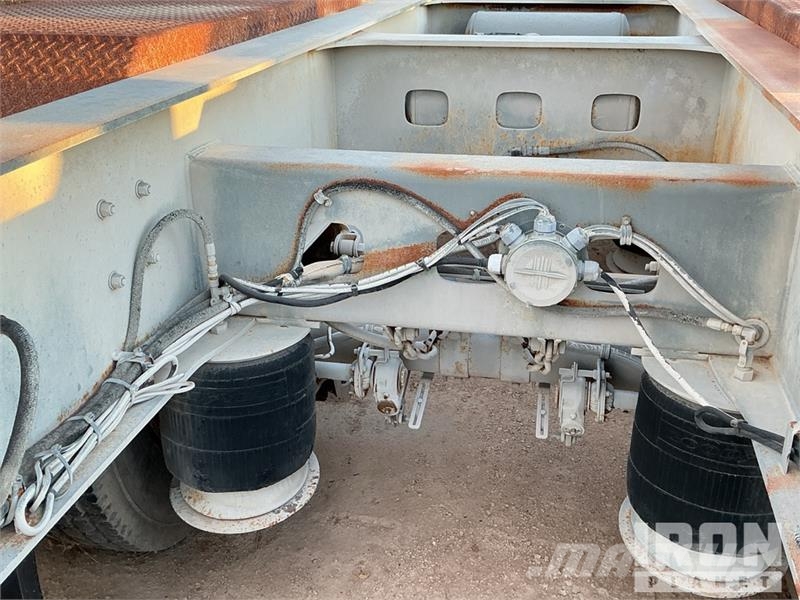Ty-Crop Tri/A 48 ft Oilfield Trailer 加工機械