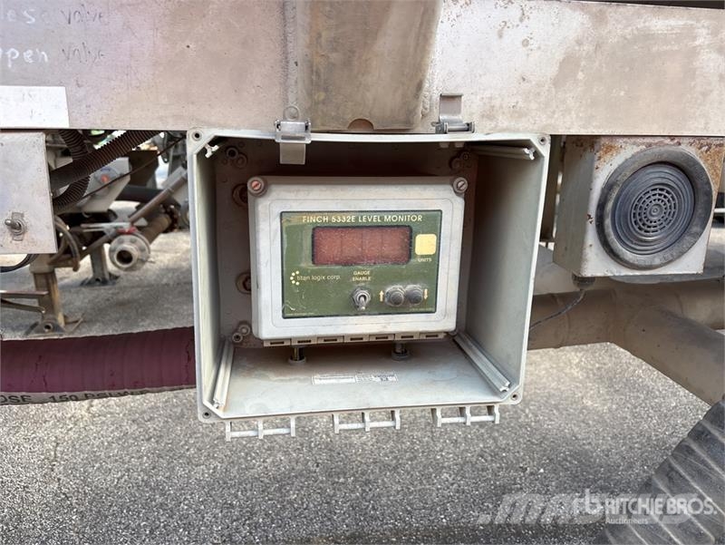 Tytal 8400 gal T/A Tanker Trailer Rimorchi cisterna