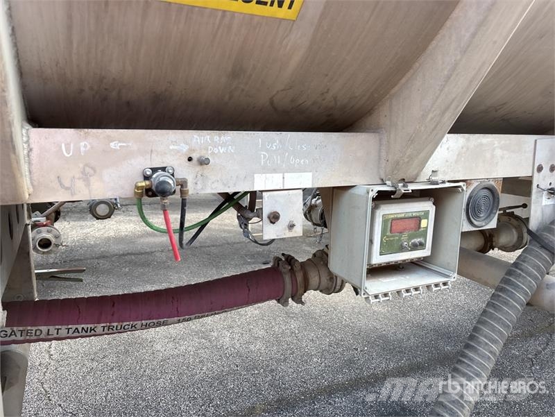 Tytal 8400 gal T/A Tanker Trailer Rimorchi cisterna