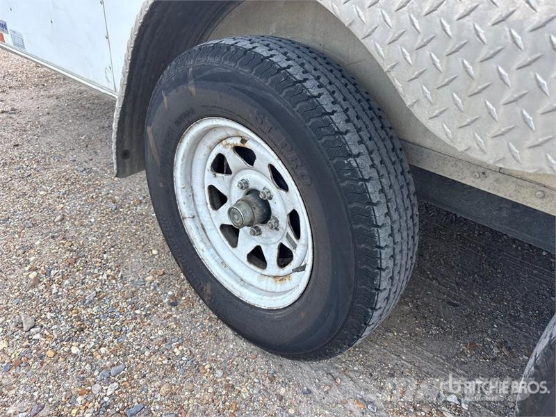 United Expressline U714TA35 14 ft T/A Enclosed Trailer Gesloten opbouw trailers