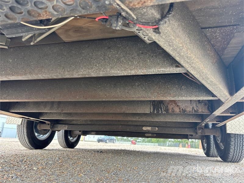 United Expressline U714TA35 14 ft T/A Enclosed Trailer Gesloten opbouw trailers