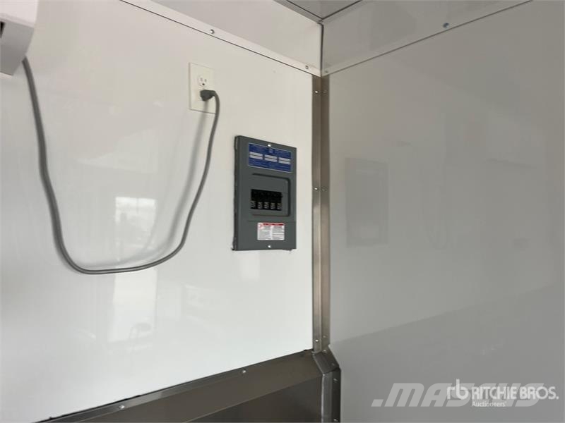 Universal 16 ft T/A Food Concession Trailer Ostale prikolice
