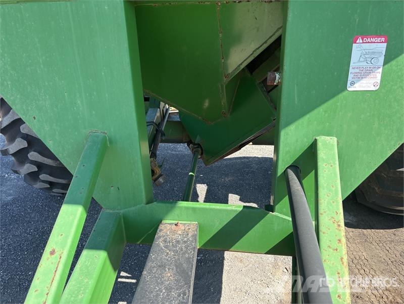 UNVERFERTH GC8200 S/A Grain Cart Prikolice za zrno