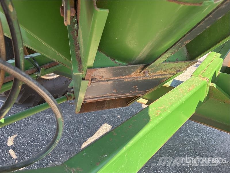 UNVERFERTH GC8200 S/A Grain Cart Prikolice za zrno