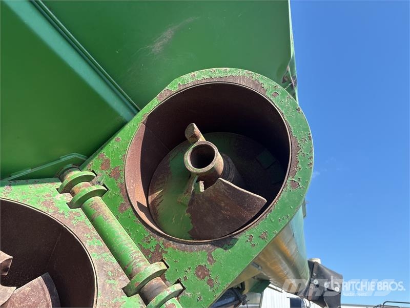UNVERFERTH GC8200 S/A Grain Cart Prikolice za zrno