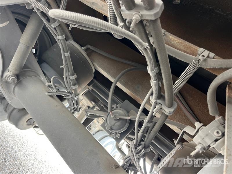 Utility 28 ft S/A Van Trailer Furgons