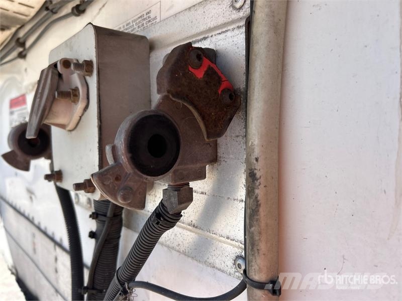 Utility 3000R Hladilne polprikolice