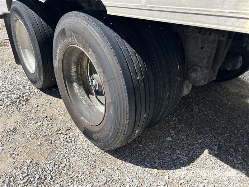 Utility 3000R Temperature controlled semi-trailers