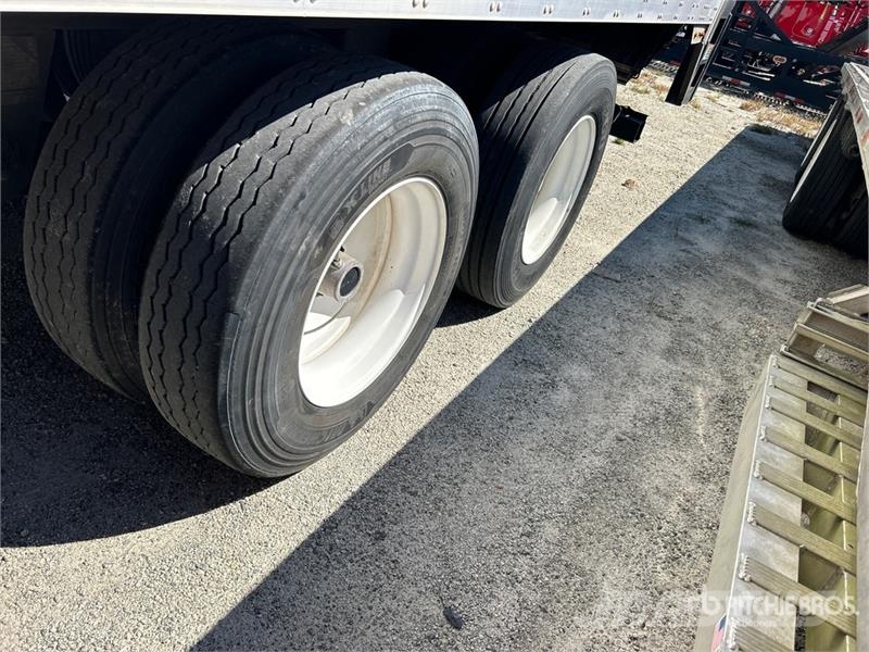 Utility 36 ft x 102 in T/A Van Trailer Причепи-фургони