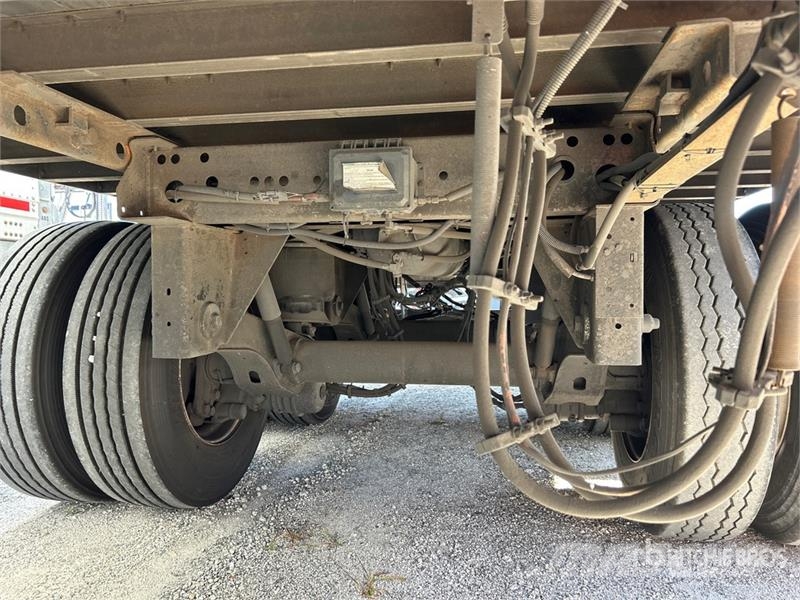 Utility 36 ft x 102 in T/A Van Trailer Причепи-фургони