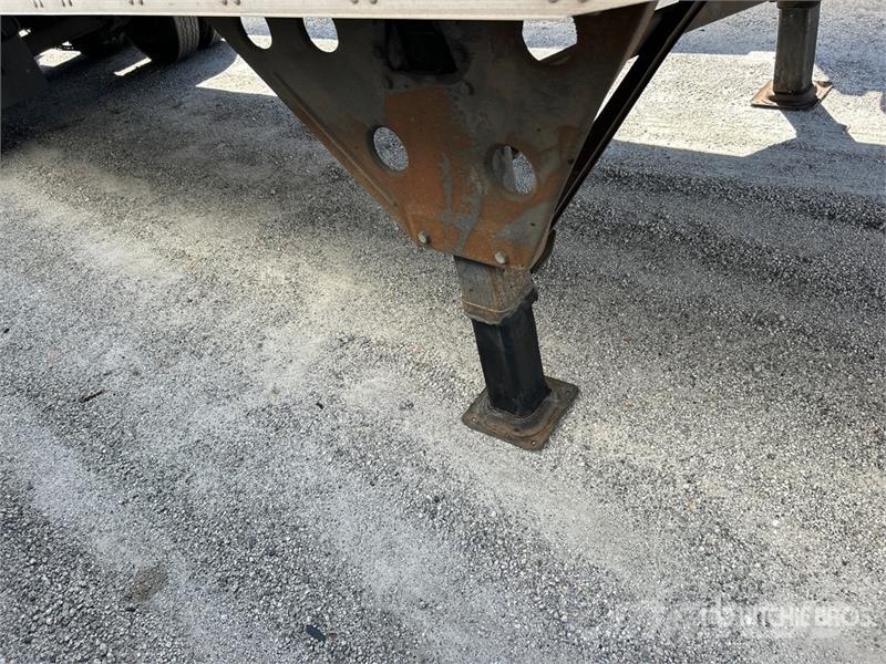 Utility 36 ft x 102 in T/A Van Trailer Причепи-фургони