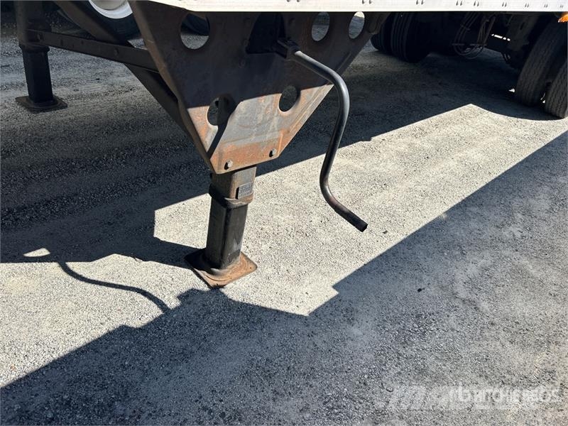 Utility 36 ft x 102 in T/A Van Trailer Причепи-фургони