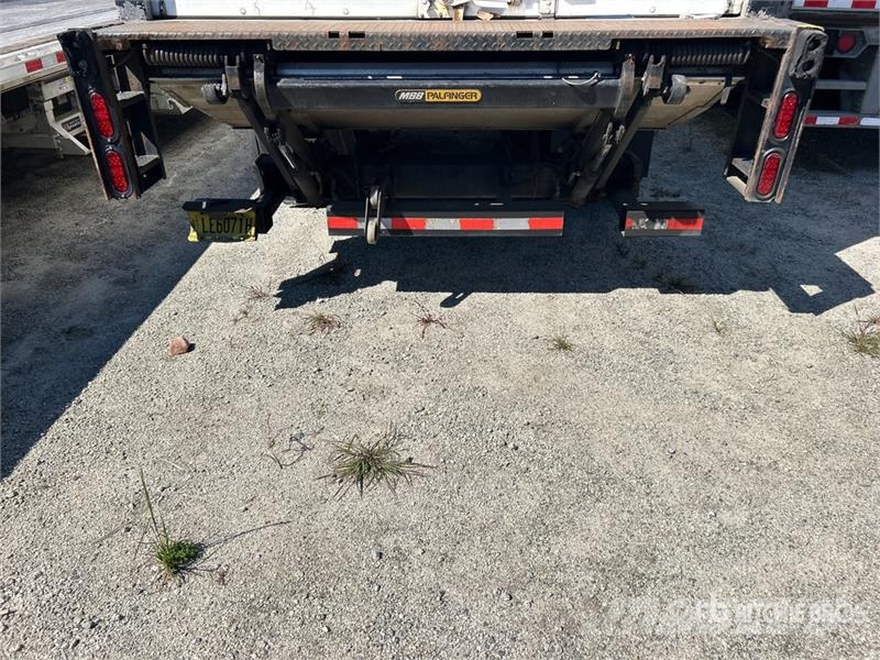 Utility 36 ft x 102 in T/A Van Trailer Причепи-фургони