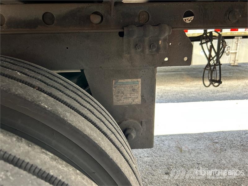 Utility 36 ft x 102 in T/A Van Trailer Причепи-фургони
