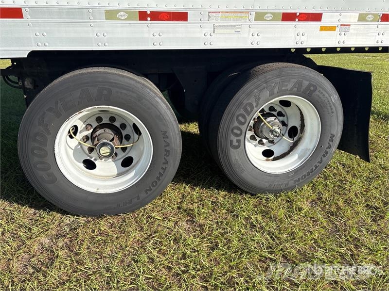 Utility 53 ft x 102 in T/A Multi -Temp Refrigerated Traile 冷凍冷蔵トレーラー