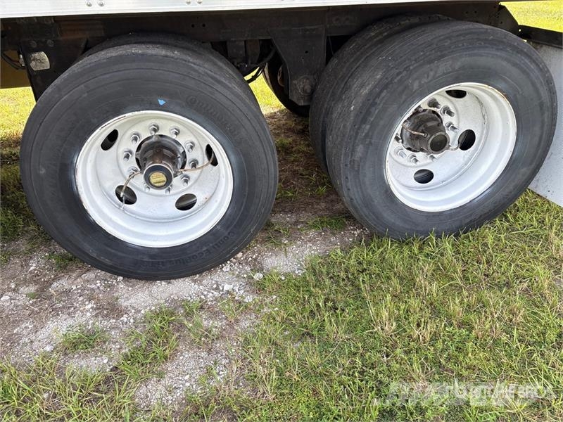 Utility 53 ft x 102 in T/A 53 ft Refrigerated Trailer Semi remorque frigorifique