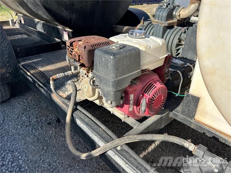 Utility Lo-K-Tor 800 gal T/A Vacuum Excavation Unit Accesorios y repuestos para equipo de perforación