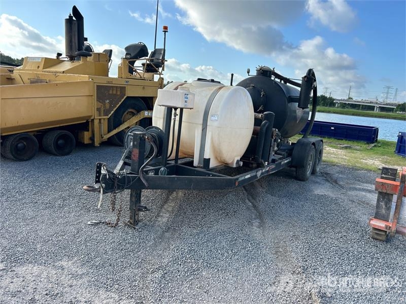 Utility Lo-K-Tor 800 gal T/A Vacuum Excavation Unit Accesorios y repuestos para equipo de perforación