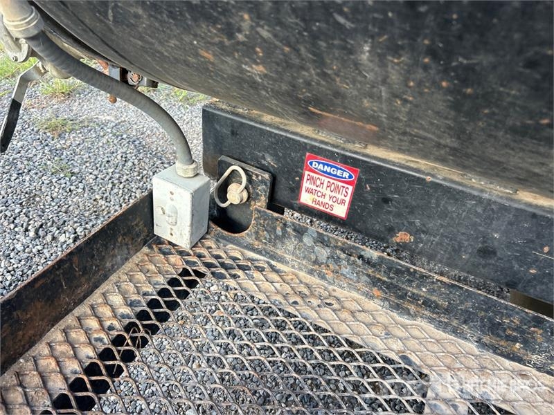 Utility Lo-K-Tor 800 gal T/A Vacuum Excavation Unit Accesorios y repuestos para equipo de perforación