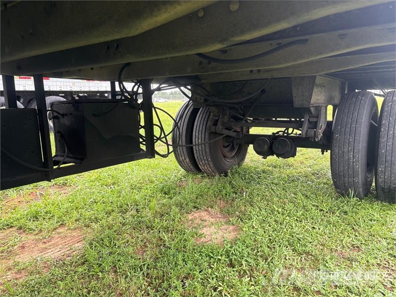 Utility VS1R 28 ft x 102 in S/A Refrigerated Trailer 控溫式半拖車