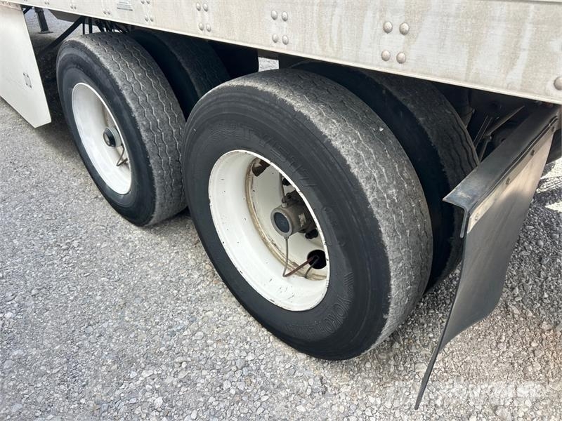 Utility VS2DX Box Trailers