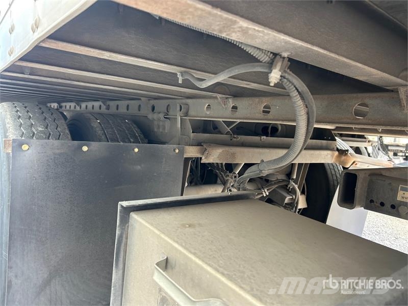 Utility VS2DX 箱體拖車
