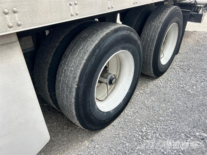 Utility VS2DX Box Trailers