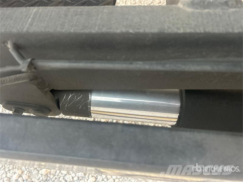 Utility VS2DX 箱體拖車