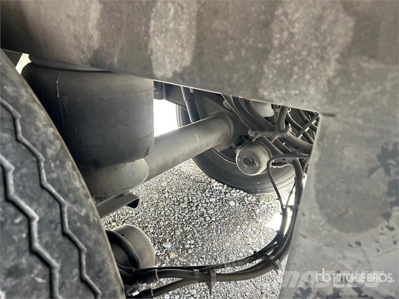 Utility VS2DX 箱體拖車