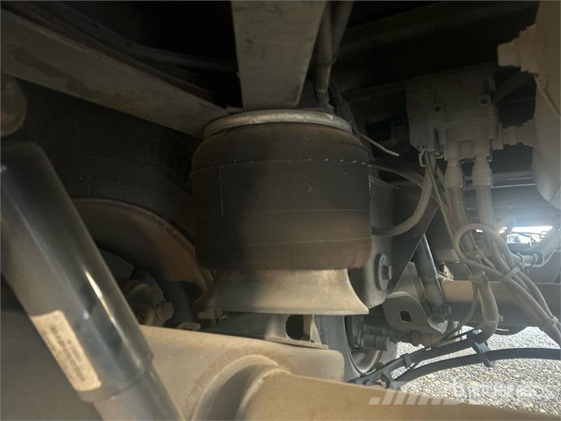 Utility VS2DX 箱體拖車