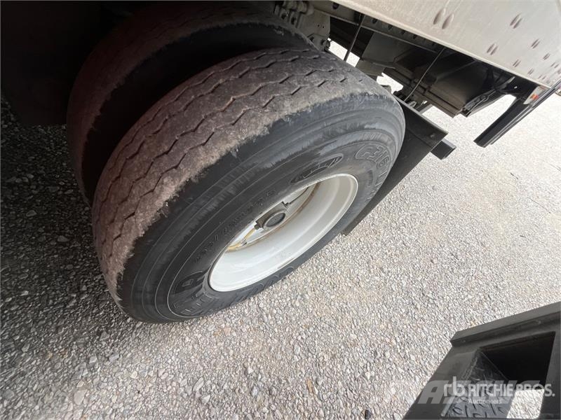Utility VS2DX 箱體拖車