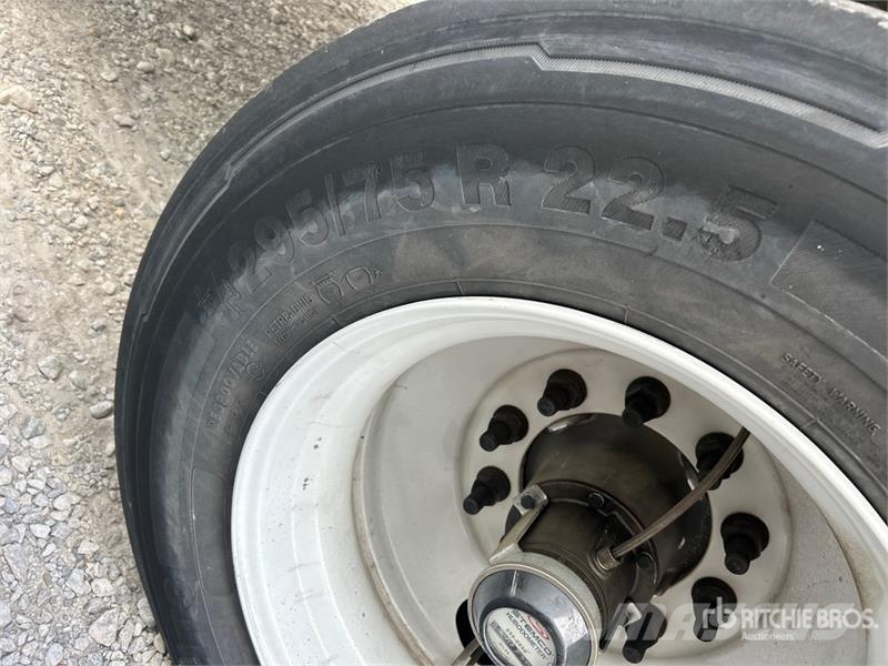 Utility VS2DX 箱體拖車