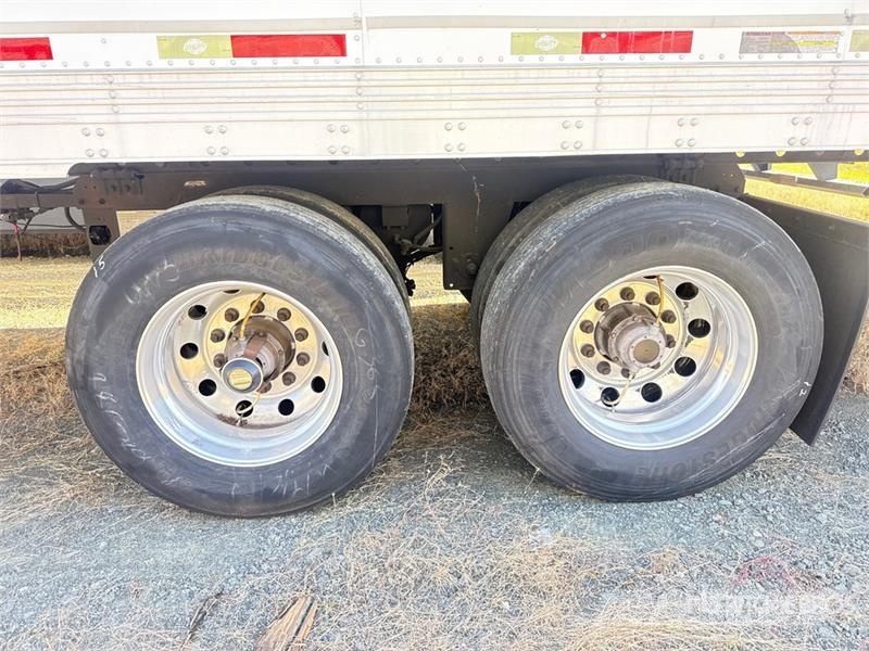 Utility VS2RA 51 ft T/A Refrigerated Trailer Piekabes ar temperatūras kontroli