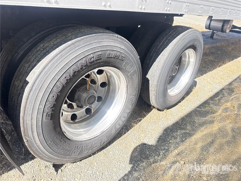 Utility VS2RA 51 ft x 96 in T/A Refrigerated Trailer Külmikpoolhaagised