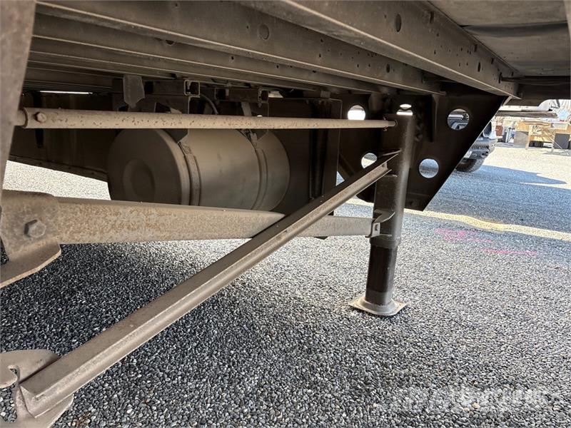 Utility VS2RA 53 ft x 102 in T/A Refrigerated Trailer 保温半挂车