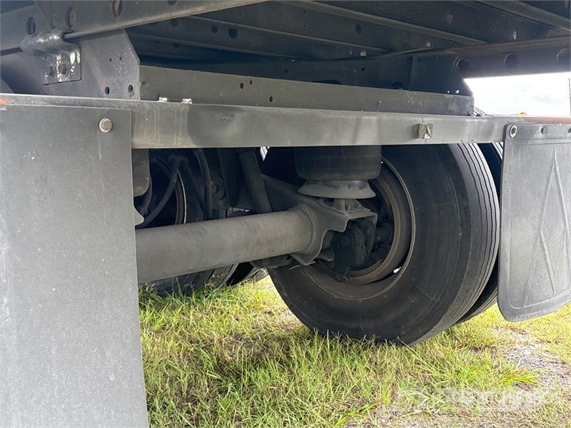 Utility VS2RA 53 ft x 102 in T/A Refrigerated Trailer Temperature controlled semi-trailers