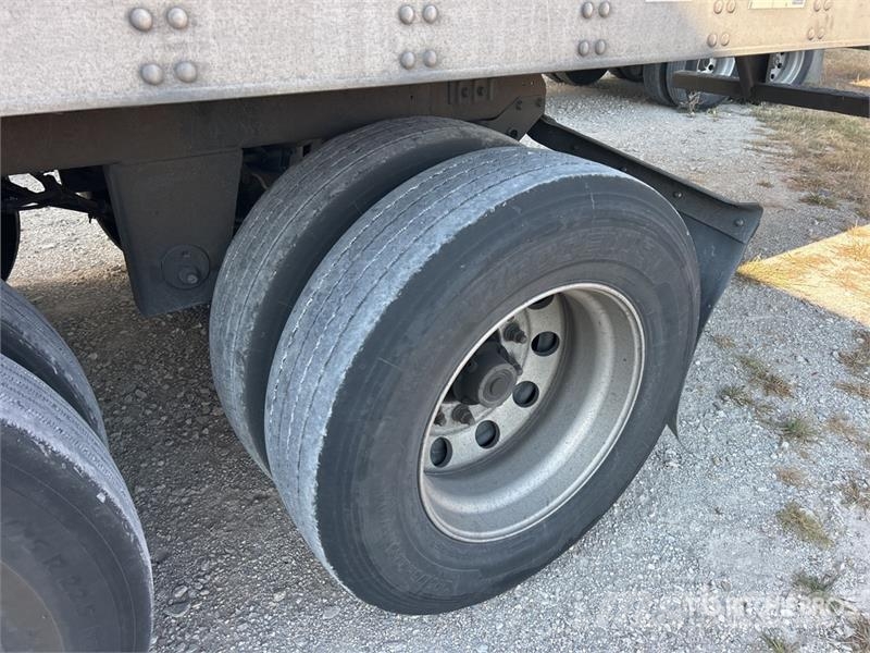 Utility VS2RA 53 ft x 102 in T/A Refrigerated Trailer Puspriekabės su izoterminiu kėbulu