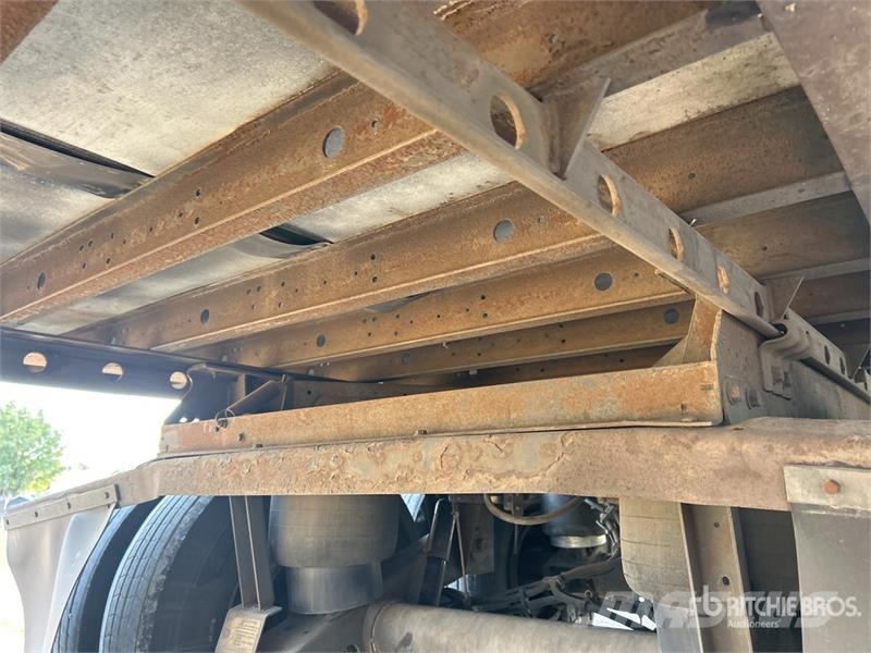 Utility VS2RA 53 ft x 102 in T/A Refrigerated Trailer Puspriekabės su izoterminiu kėbulu