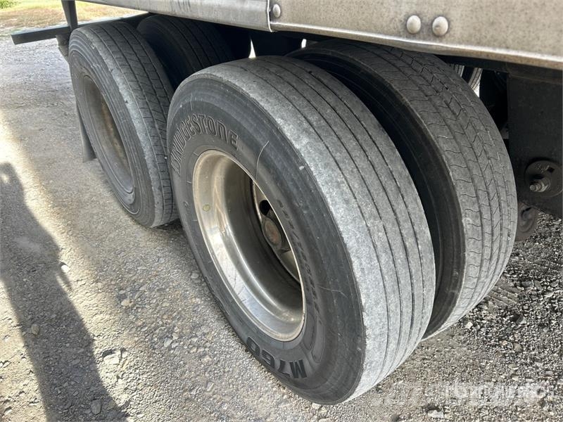 Utility VS2RA 53 ft x 102 in T/A Refrigerated Trailer Piekabes ar temperatūras kontroli
