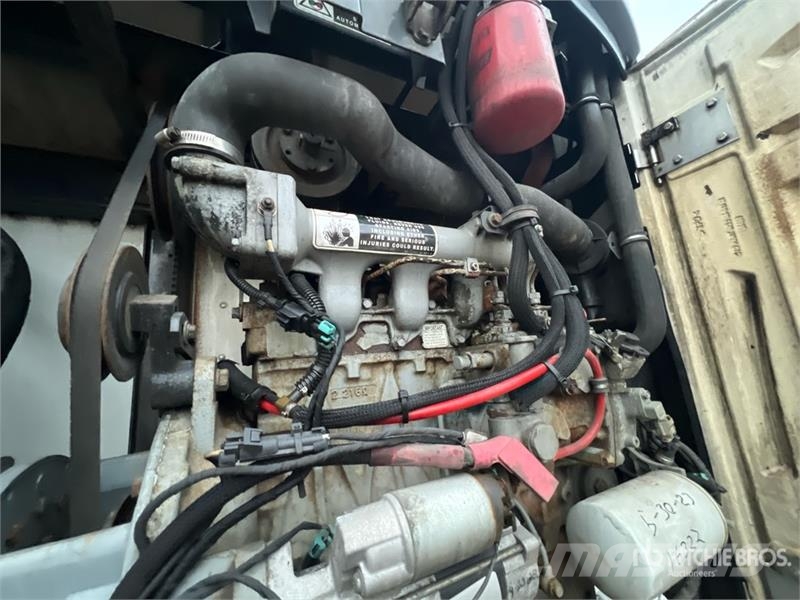 Utility VS2RA 53 ft x 102 in T/A Refrigerated Trailer 保温半挂车