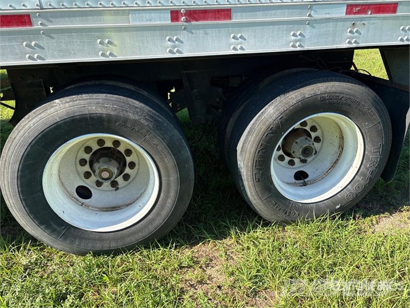 Utility VS2RA 53 ft x 102 in T/A Refrigerated Trailer Temperature controlled semi-trailers