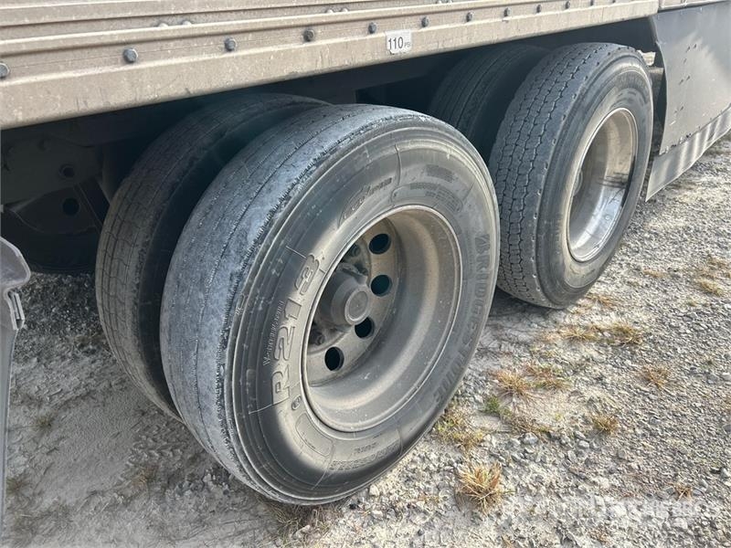 Utility VS2RA 53 ft x 102 in T/A Refrigerated Trailer Температурно-контролирани полуремаркета
