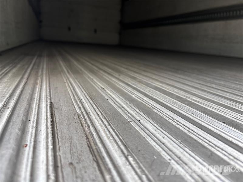 Utility VS2RA 53 ft x 102 in T/A Refrigerated Trailer Temperature controlled semi-trailers