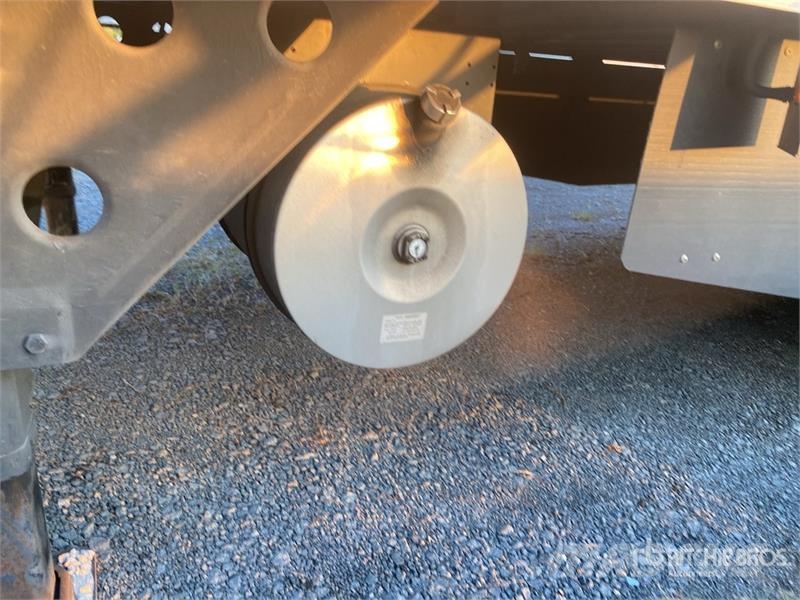 Utility VS2RA 53 ft x 102 in T/A Refrigerated Trailer Temperature controlled semi-trailers