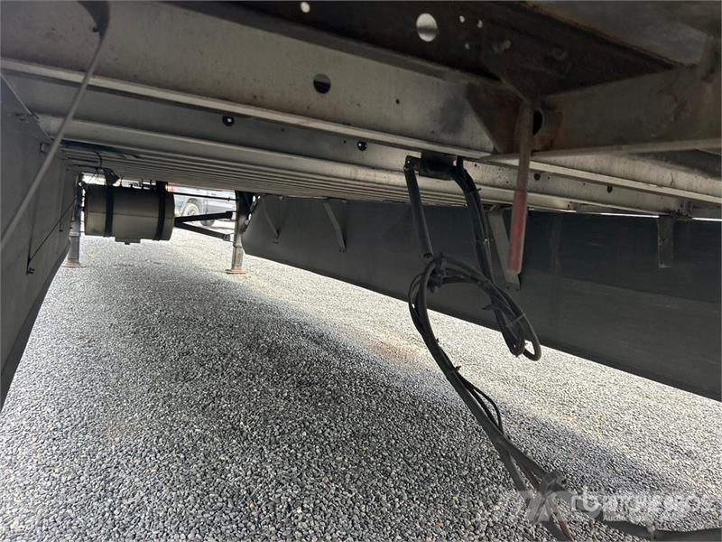 Utility VS2RA 53 ft x 102 in T/A Refrigerated Trailer Semi Reboques Isotérmicos