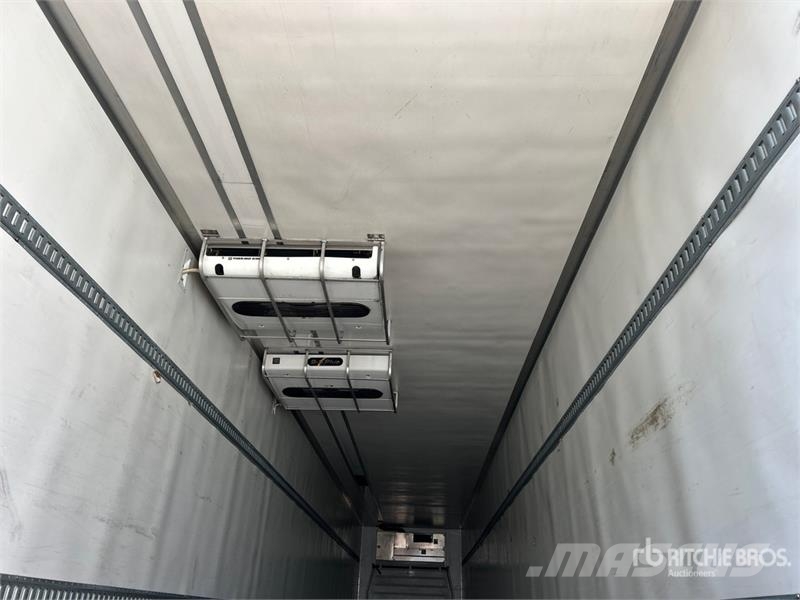 Utility VS2RA 53 ft x 102 in T/A Multi -Temp Refrigerated  Напівпричепи-рефрижератори