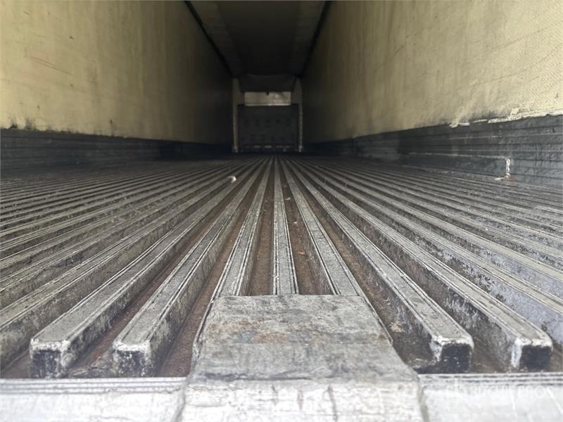 Utility VS2RA 53 ft x 102 in T/A Refrigerated Trailer Hladilne polprikolice