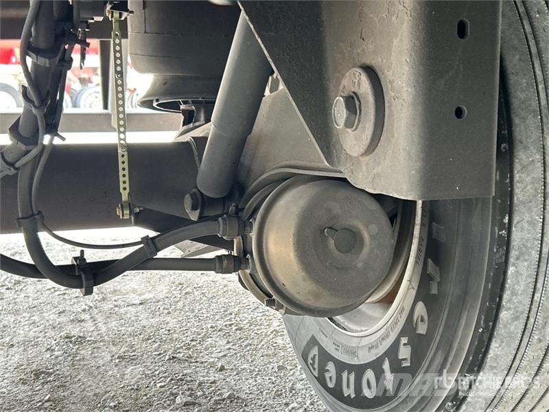 Utility VS2RA 53 ft x 102 in T/A Refrigerated Trailer Temperature controlled semi-trailers
